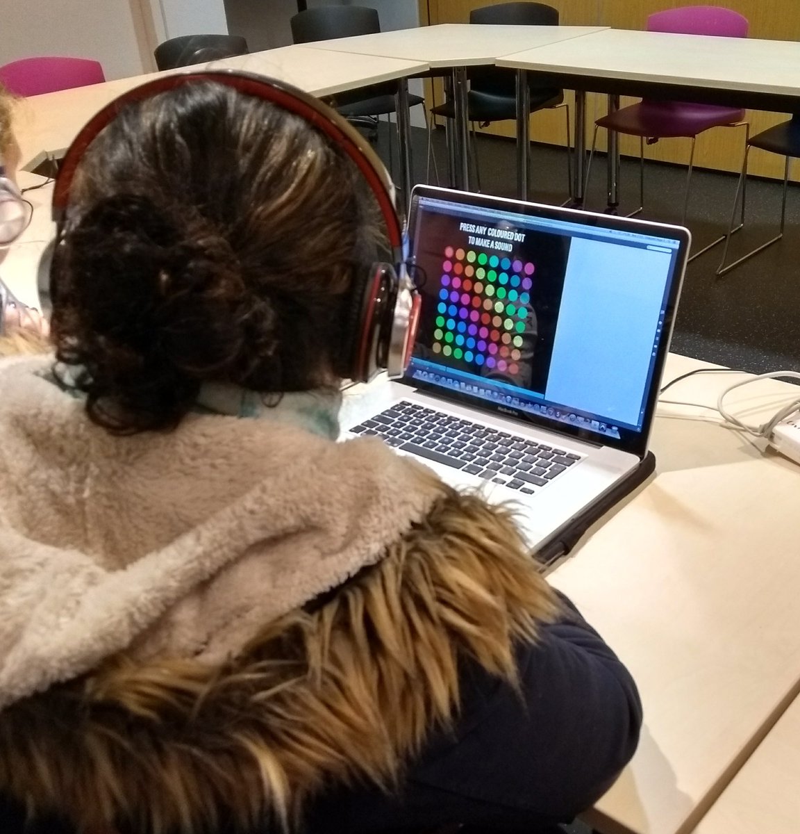 HaltonLibraries's tweet photo. Having fun coding with sounds! Press any coloured dot to make a sound ๐๐๐โฅ๏ธRT https://t.co/1178rbzkbw