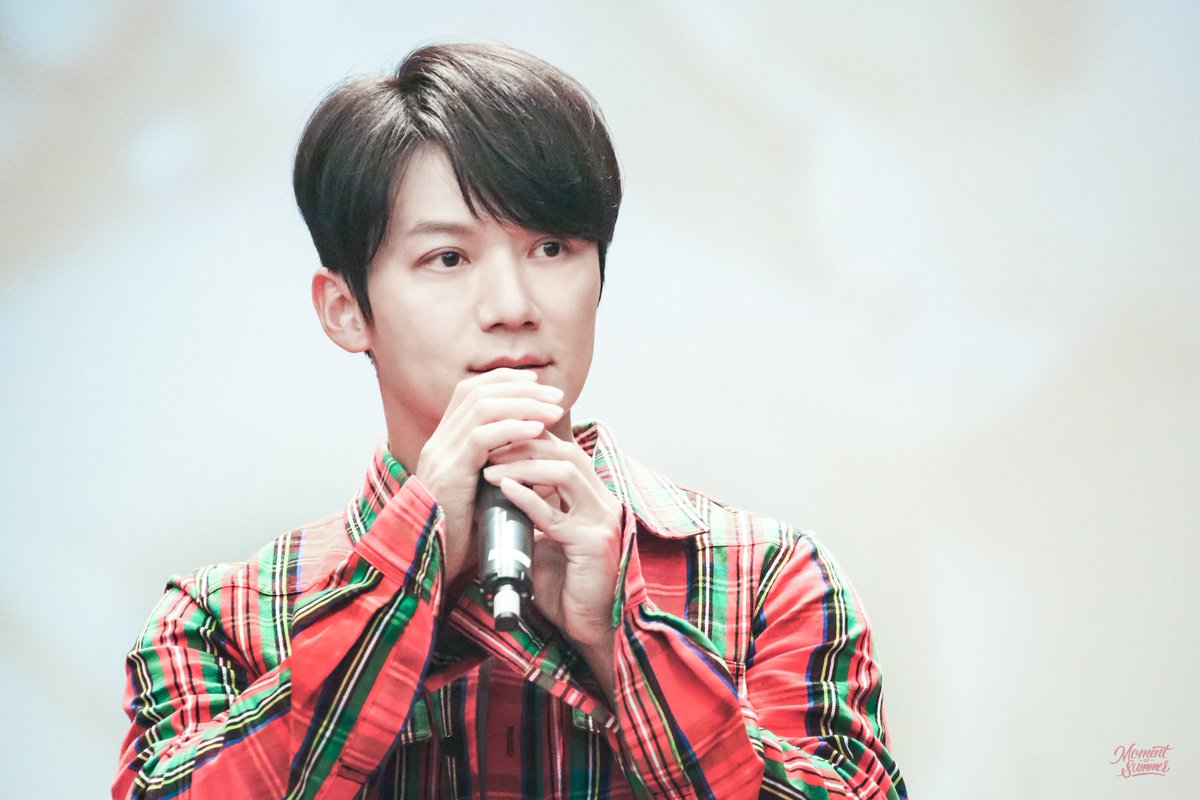 Momentofsummer's tweet photo. 190324 이재진 서울 팬싸인회
봐도 봐도 보고 싶다😢😢 자주 보면 안 되나요😢?
#이재진 #leejaijin #젝키 #젝스키스 #sechskies https://t.co/bbanuOK8eZ