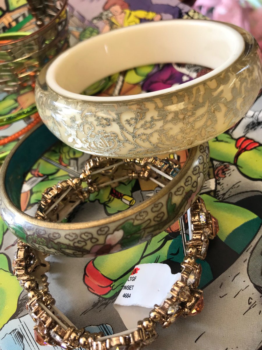 #resale  #nationalthriftshopday #thrifting #nationalthriftstoreday
#volunteer #shopforacause #reuse #recycle #thriftfind @haamresaleshop <a href="/blackcatjunc/">black cat junction</a>