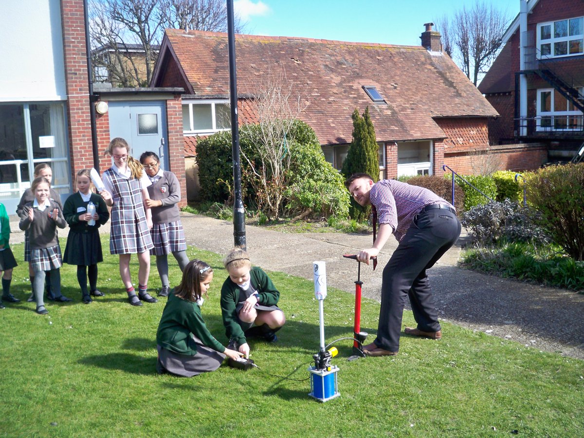 RoedeanMH's tweet photo. Our Juniors recently had a Space Day where they prepared their space camp &amp; launched rockets! In the afternoon, girls had an exciting Dance &amp; Music workshop, learning space songs &amp; theatrical dances which were performed at the end of the day. Congratulations RMH Astronauts! 👩‍🚀 https://t.co/uXssbFhiEE