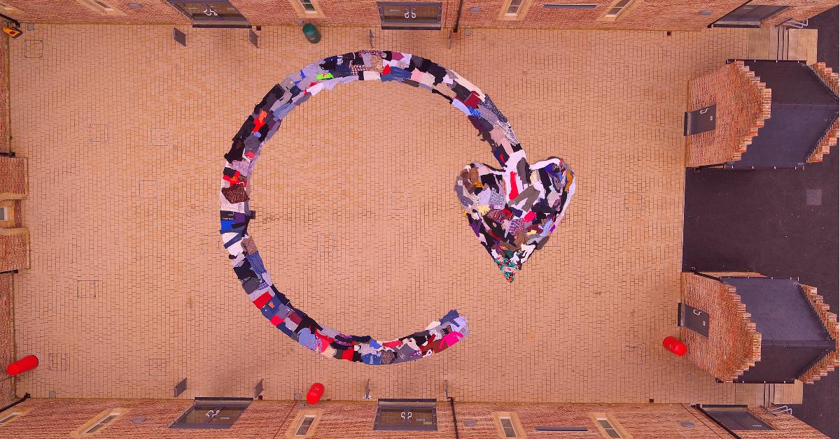 WSrecycles's tweet photo. “West Sussex residents threw away nearly 11,000 tonnes of unwanted clothes, towels, blankets or sheets into the general rubbish last year. Disposing of this amount of textiles cost the County Council a staggering £1.7 million last year alone.” https://t.co/6A7oIwZBk6 https://t.co/iJHdaWlTVE