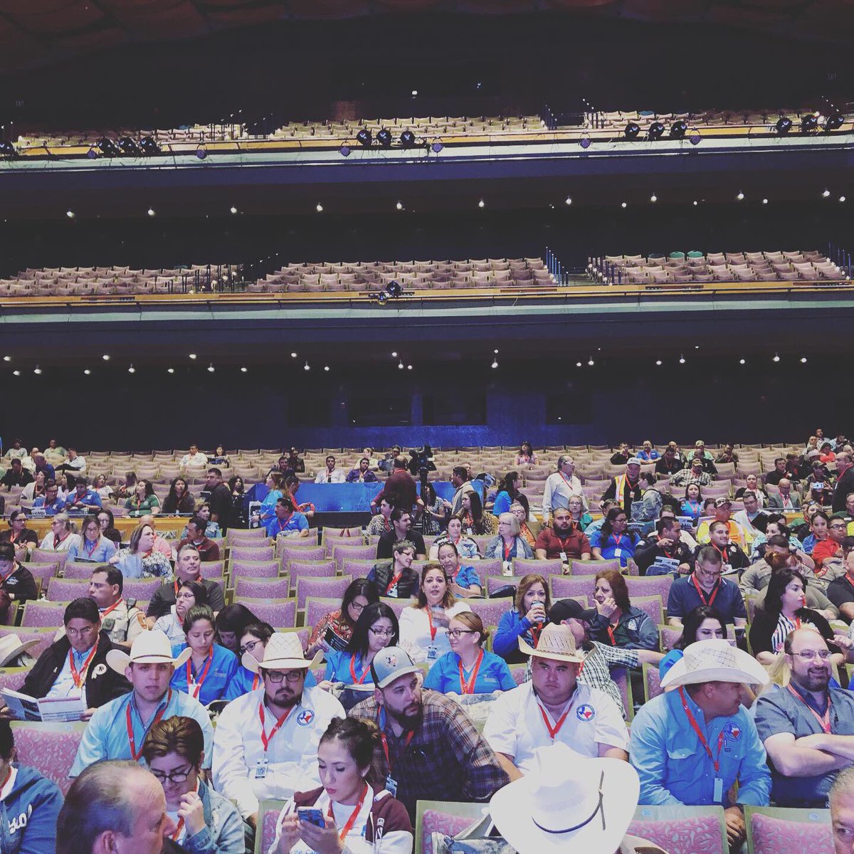 wxdancer's tweet photo. VIP treatment (front row seats) at one of my favorite events of my business year! #2019STAHC #IAEM #NWSIDSS #EvolveNWS #McAllen https://t.co/lNyAWlzndo