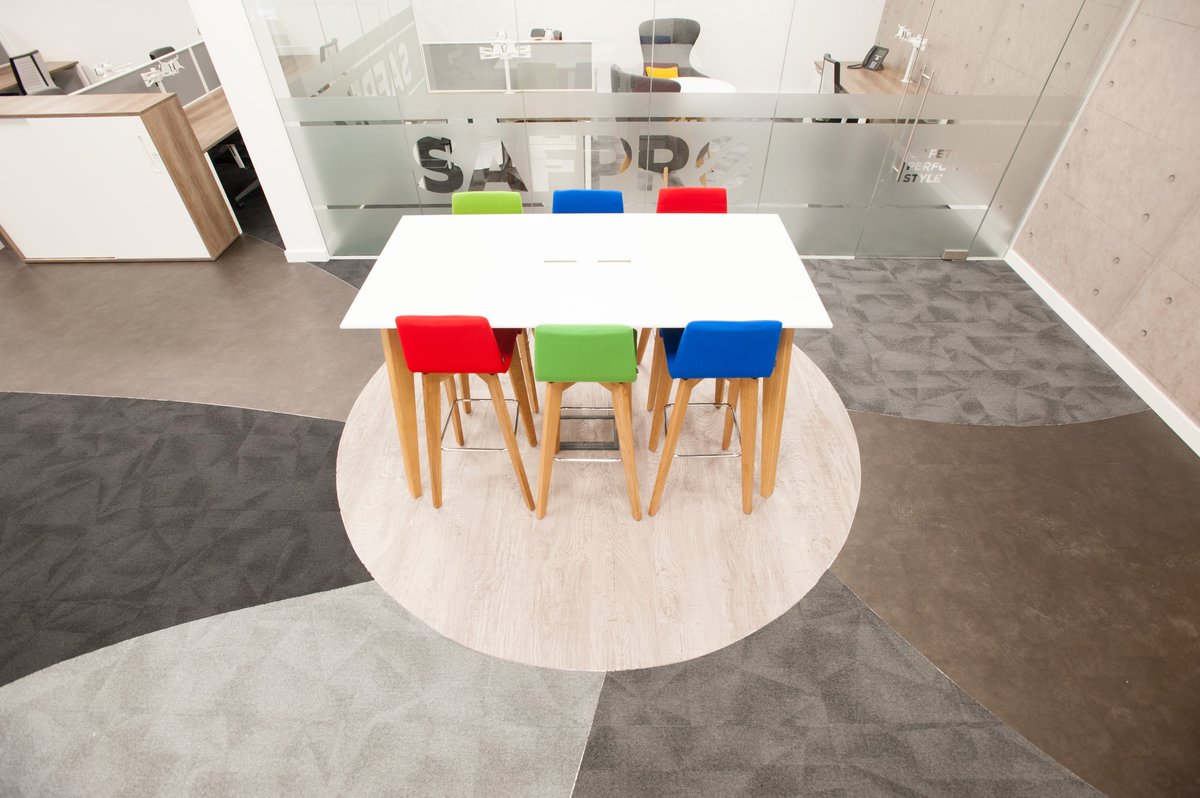 Cobus_spaces's tweet photo. We're in love with this flooring at #Safpro! It's the perfect way to create office zones #inspiringspaces #officeinteriors #interiordesign #design @Frovi_furniture https://t.co/zaftbarJRz