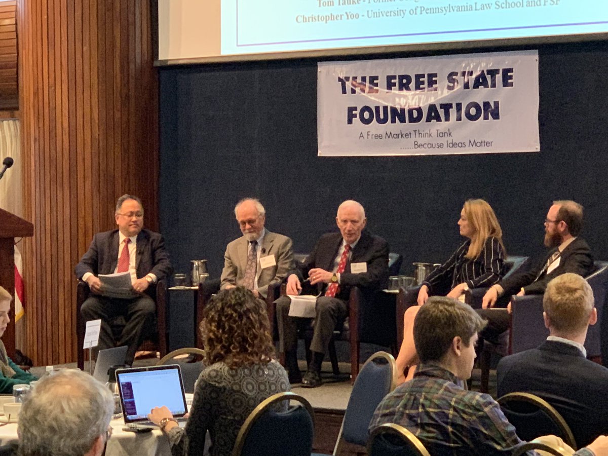 kobham's tweet photo. Former FCC economist Michelle Connolly shared her take from the econ side of the argument: wireless and cable markets are converging “from both directions.” "We're seeing enormous increases in competition…fixed and mobile broadband are becoming more similar." #FSFConf11 (3/3) https://t.co/Cln5os46cS
