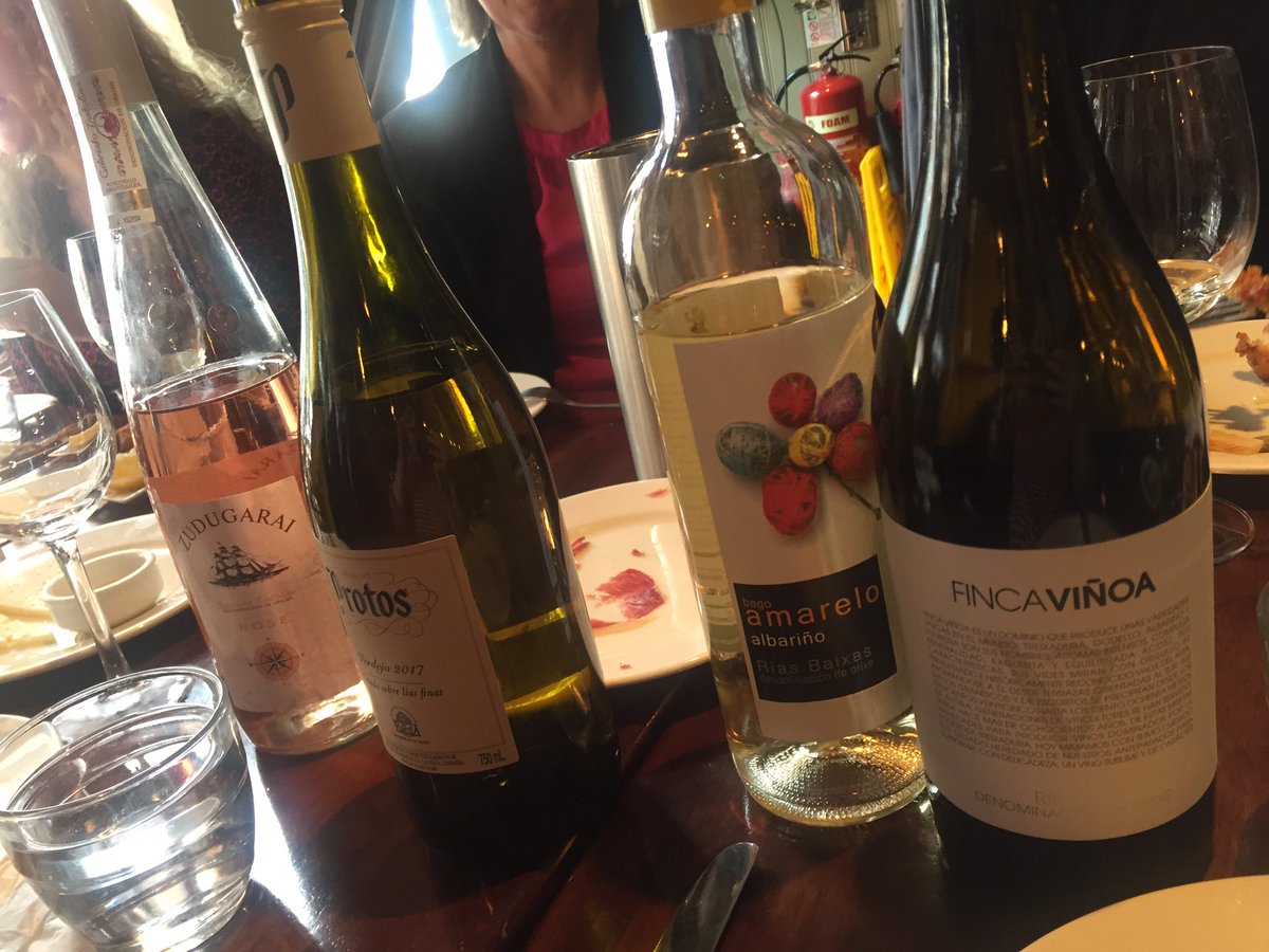 SpainFoodWineIE's tweet photo. Amazing wines from #Spain! Media launch @LasTapasDeLola. We are very proud about the high quality that Spain has to offer. #SpanishWineWeek in #Irelend 8th to 14th April https://t.co/G9nSgvBuTt