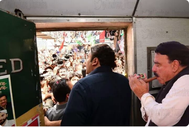 ToufiqueeKazi's tweet photo. بلاول کا شیخ رشید کی نگرانی میں فل پروٹوکول کیساتھ مارچ
@BBhuttoZardari @PTIofficial @PPP_Org #GhareebKaEhsas @si #ProgressingPakistan #PrimeMinisterImranKhan #Finch #BhuttoKaKarawan #ShukriyaCJP #PovertyAlleviationProgram #PatriotismIsInOurBlood #Shinwari #MissionShakti
👇 https://t.co/FCt97lyDIO