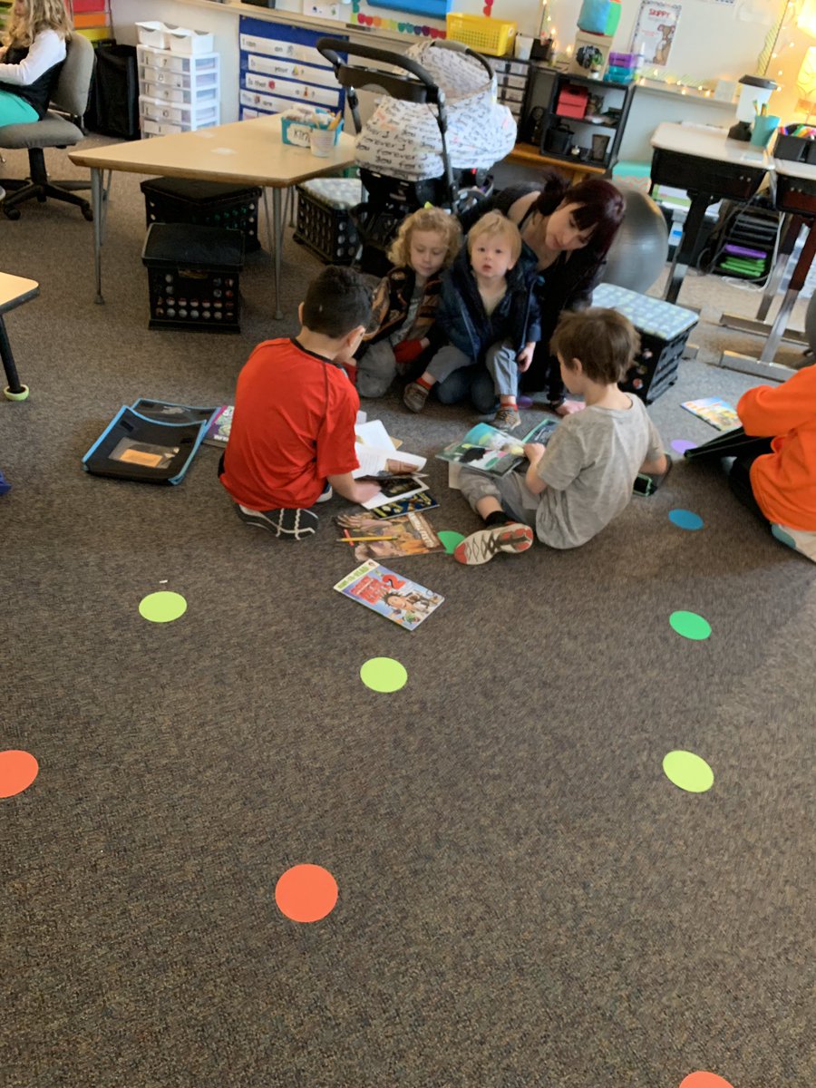 HedlundKori's tweet photo. So much fun at S’more Family Read in! #EGFPRIDE #readsmore https://t.co/Zyl1a7DdA2