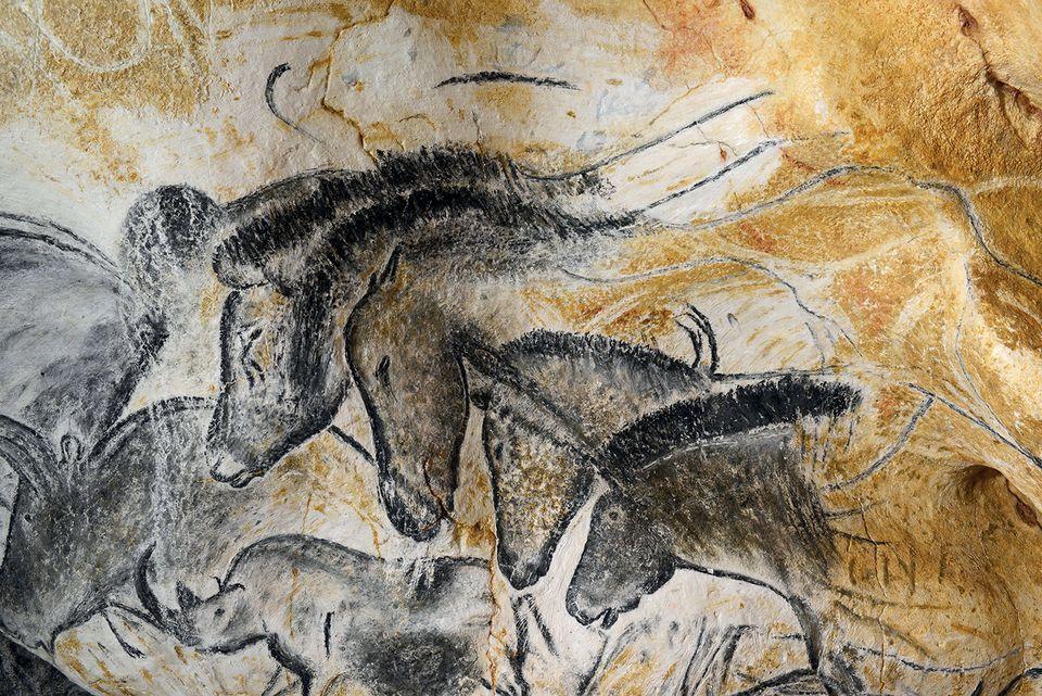 CHAUVET 1994: In December, French cavers discover the Chauvet Cave with its 30,000-year-old paintings. The site is sealed off from visitors, to "protect the paintings". Within, art historians, cavers and hunters battle the spirits of ancient beasts, night after night.