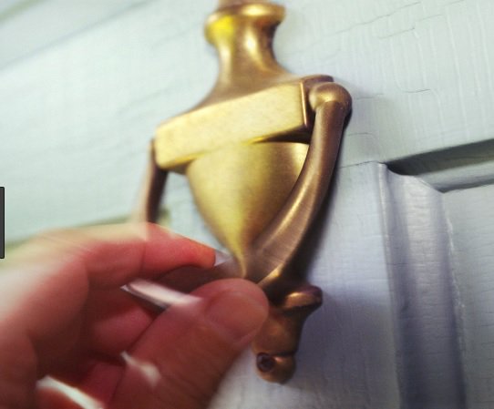 MerpolRiverside's tweet image. We have received reports bogus official burglaries. Utility Employees always wear photo ID. Do not let anyone into your home who does not have ID. Report all bogus officials. Ensure elderly family members and neighbours know to ask for ID. #beattheburglar