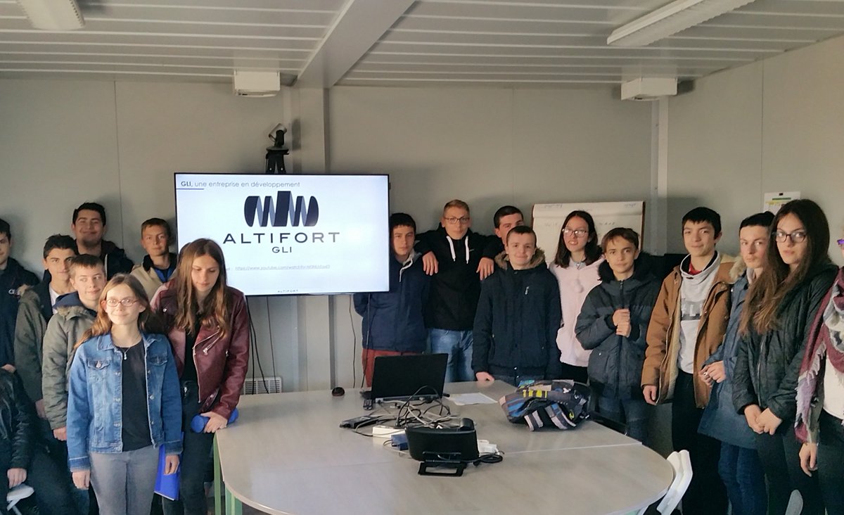 Altifort's tweet photo. 🏭Visite des classes de #Segpa du collège Camille Claudel de Civray chez @Altifort -GLI pour une présentation de nos métiers et une découverte de l'#Industrie 👌#orientation https://t.co/sMAgB86nGE