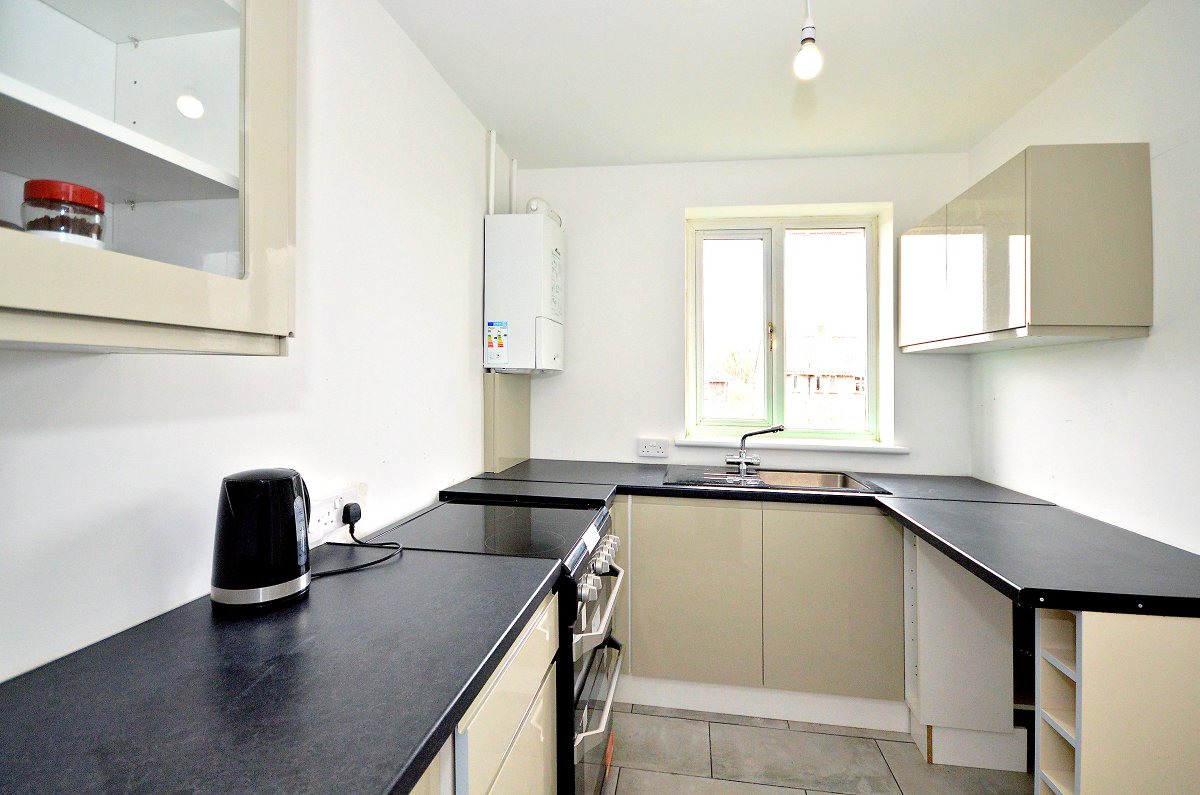 _dragonflylets's tweet photo. Within easy reach of Norwich city centre, UEA and NNUH for £750 PCM! This 2 double bed first floor flat is available now with an added bonus of an enclosed back garden. Call us now on 01603 760770 to view!
#Norwich #Norfolk #HomesForLet #Property #Rightmove #OnTheMarket https://t.co/LWZ44cHDtc