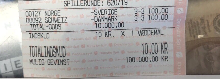 ChristianWolny's tweet image. Var forbi den lokale kiosk i morges. Flaget var hejst foran butikken og indehaveren var glad. Hvorfor? Han havde lige spillet en lille &quot;hygge-kupon&quot; inden lukketid i går...👏😳🇩🇰 #SUIDAN