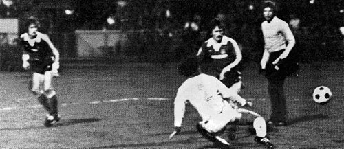 exclubberer's tweet photo. Heute vor 40 Jahren spielte #DerClub (18.) gegen den 1. FC Köln (6.) Unentschieden 1:1. Dieter #Lieberwirth traf bereits in der 7. Min. zum Endstand. #FCN https://t.co/f8qloIpN3K
