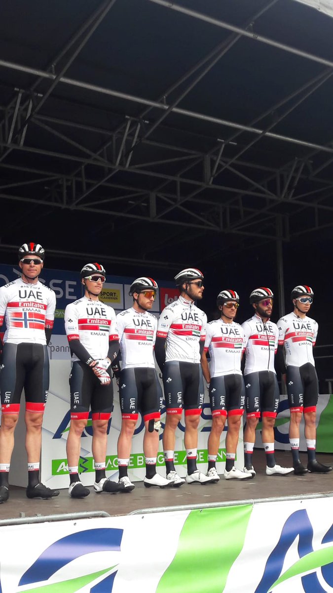 Or will it be the day of <a href="/FndoGaviria/">Fernando Gaviria</a> today? The fast Colombian of @TeamUAEAbuDhabi has already won 3 times this season. Today number 4? #AG3daagse #3daagse #driedaagse