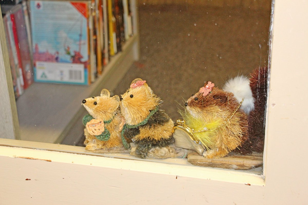 iwcollege's tweet image. 🌟 Our Worktrain Charity Shop is now open 🌟
The shop will be open 10-2, Monday to Friday and will be supporting a different local charity each term.

Donations of clothing, shoes, jewellery, books, DVD/ CD’s and Bric-a-brac are very welcome ❤️
#worktrain #charity #shop