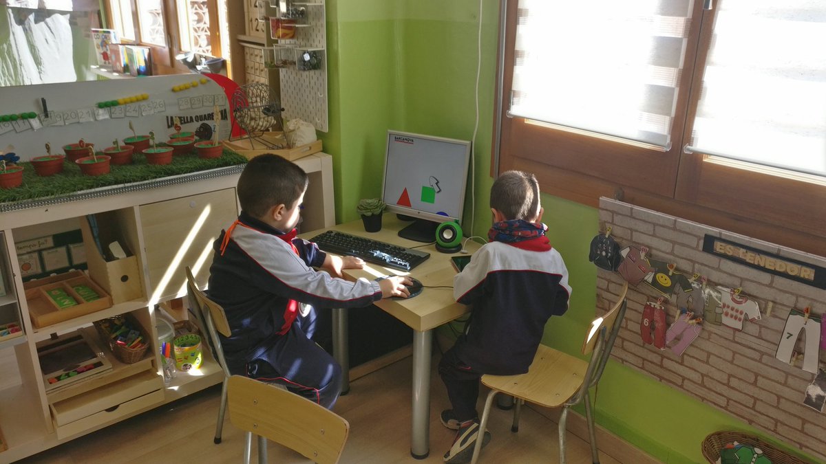 mmaydeu's tweet photo. Un laboratori de matemàtiques a Educació Infantil és possible? Oi tant! A EI @sagratcorvic . https://t.co/mFa2DTcyEo