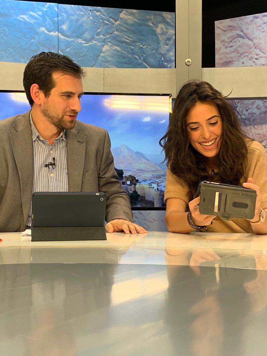 VirginiaElose's tweet photo. Ayer disfruté mucho con @villalba_daniel en su programa “El mirador” de @7TVMalaga !!! Me hizo una entrevista muy cariñosa y bonita que podéis ver en la web del canal a partir de las próximas horas: https://t.co/XGWx9Ib0Yn https://t.co/Uq4lNxzuSt