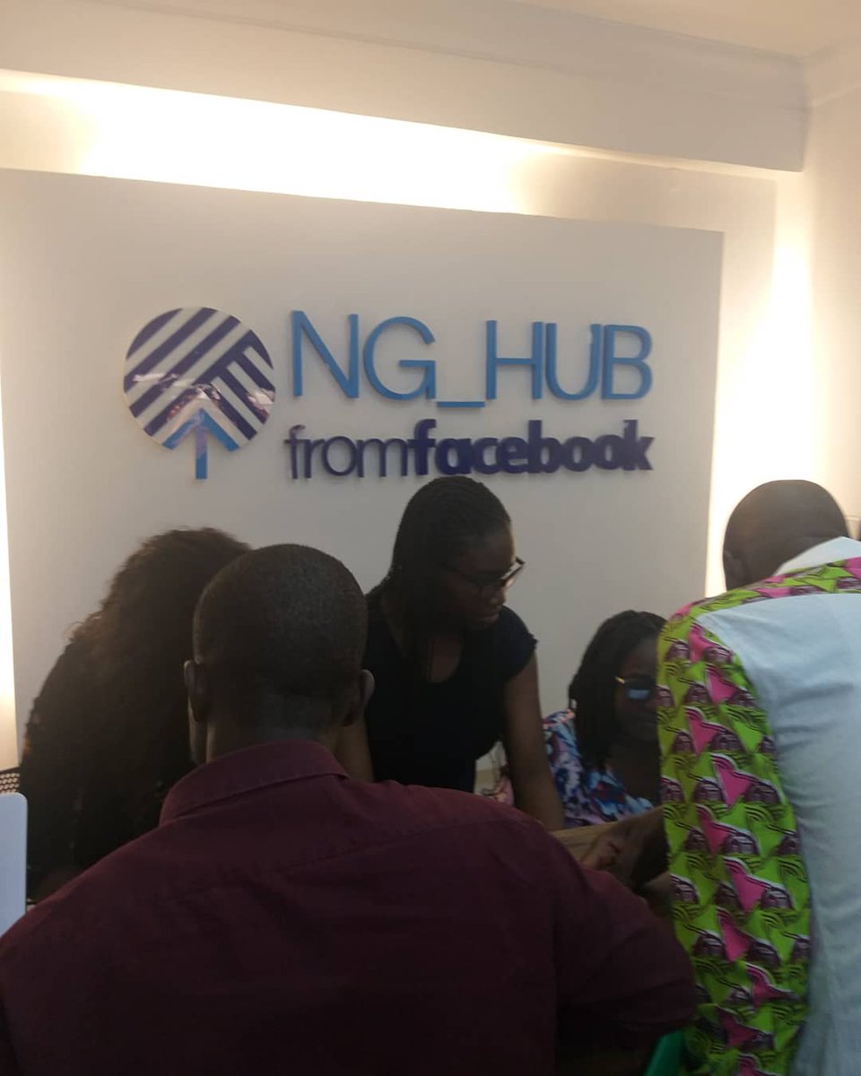 MunyaBloggo's tweet photo. Attending the @YALINetwork #TechCampReconnect hosted by @Cc_HUB Lagos. https://t.co/MmC6KtsNPf