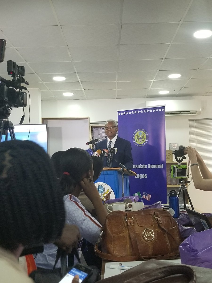 LanreShaper's tweet photo. Back in Nigeria in time to join the #TechCampReconnect, organised by @YALINetwork, @Cc_HUB and the @StateDept that's brought together 50 promising young innovators for governance, under the theme "Digital Advocates for Civic Engagement".
#TechCamp #Nigeria #OpenIFY https://t.co/TtBCnawXbA
