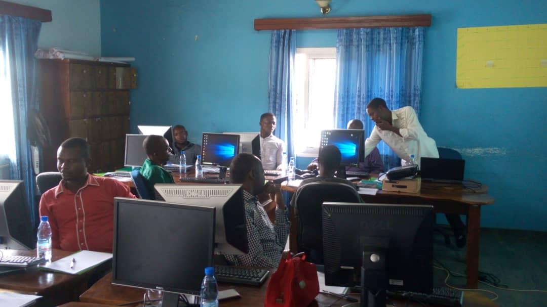 ActivSpaces's tweet image. Day1, Week 3, Building Capacity on basic ICT use for Municipal Personnel @ActivSpaces sponsored by the  @giz_gmbh #PRADEC/PROMUD project.

Trainers: @valerycolong and @ebaicha1 .
