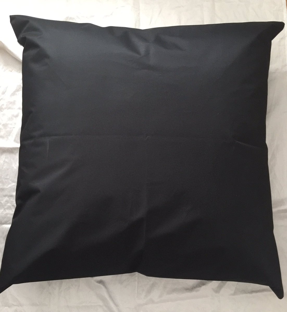 tailersbydebra's tweet photo. 1.20 x 1.20cm Puff pillow for these gorgeous kids. Navy blue and black waterproof canvas with two extra covers.
.
.
.
.
#dogbed #dogcushion #dogpillow #puffpillow #comfy #capetown https://t.co/lYS08z2I7Q
