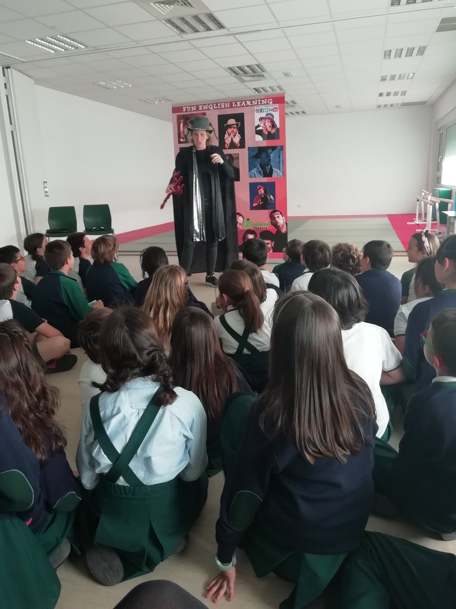 Having fun with Chameleon theatre in 4th grade!! <a href="/HBSTORREJON/">Humanitas Torrejón</a>