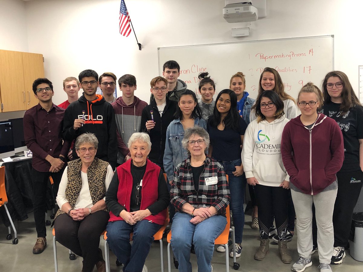 MATA_Graphics's tweet photo. Graphics students enjoy hands-on workshop about finishing techniques (ex. die-cutting &amp; embossing). Thanks to Ms. Cline, Ms. Dodson &amp; Ms. Harrison https://t.co/g78YJ0KnTM