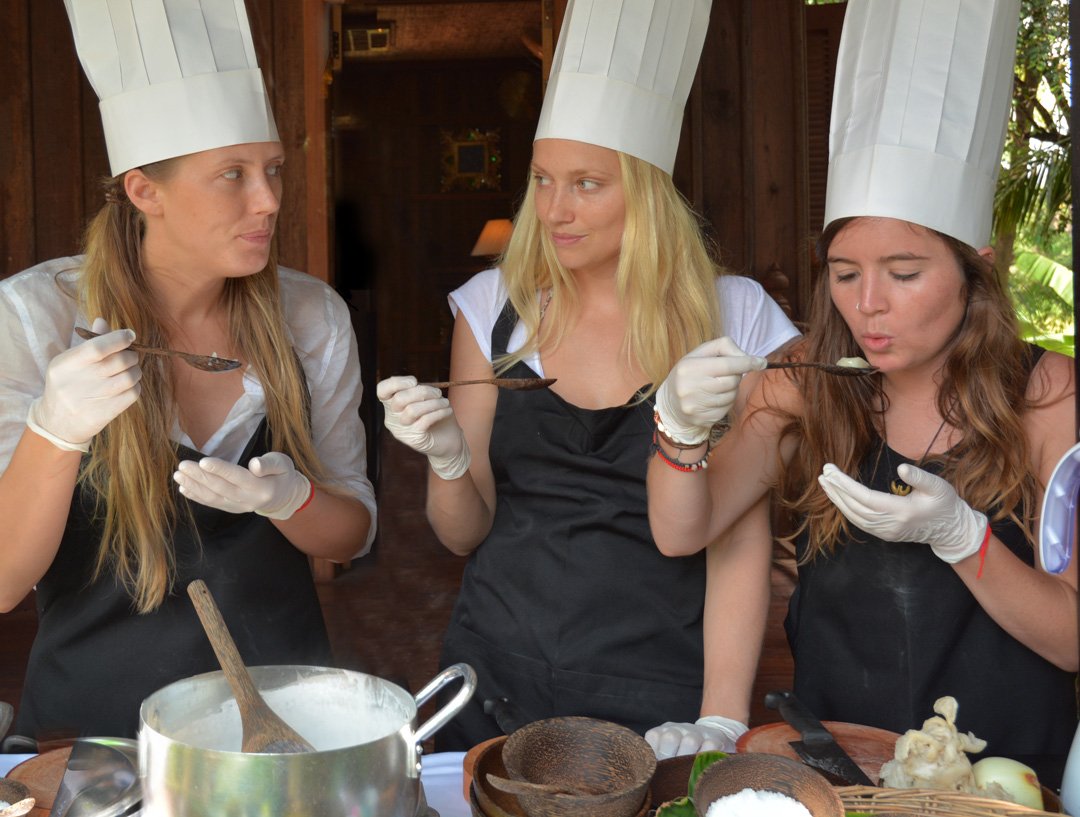 MNivesha's tweet photo. Here at Monra Nivesha you can book a lesson with our very own Head Chef. Visit the market, have the ingredients explained and then go to the stunning Sala Kdei for a wonderful culinary experience. Heaven!
@MNivesha 
#foodie #cuisine #siemreap #cambodia https://t.co/cltKCeH8hv