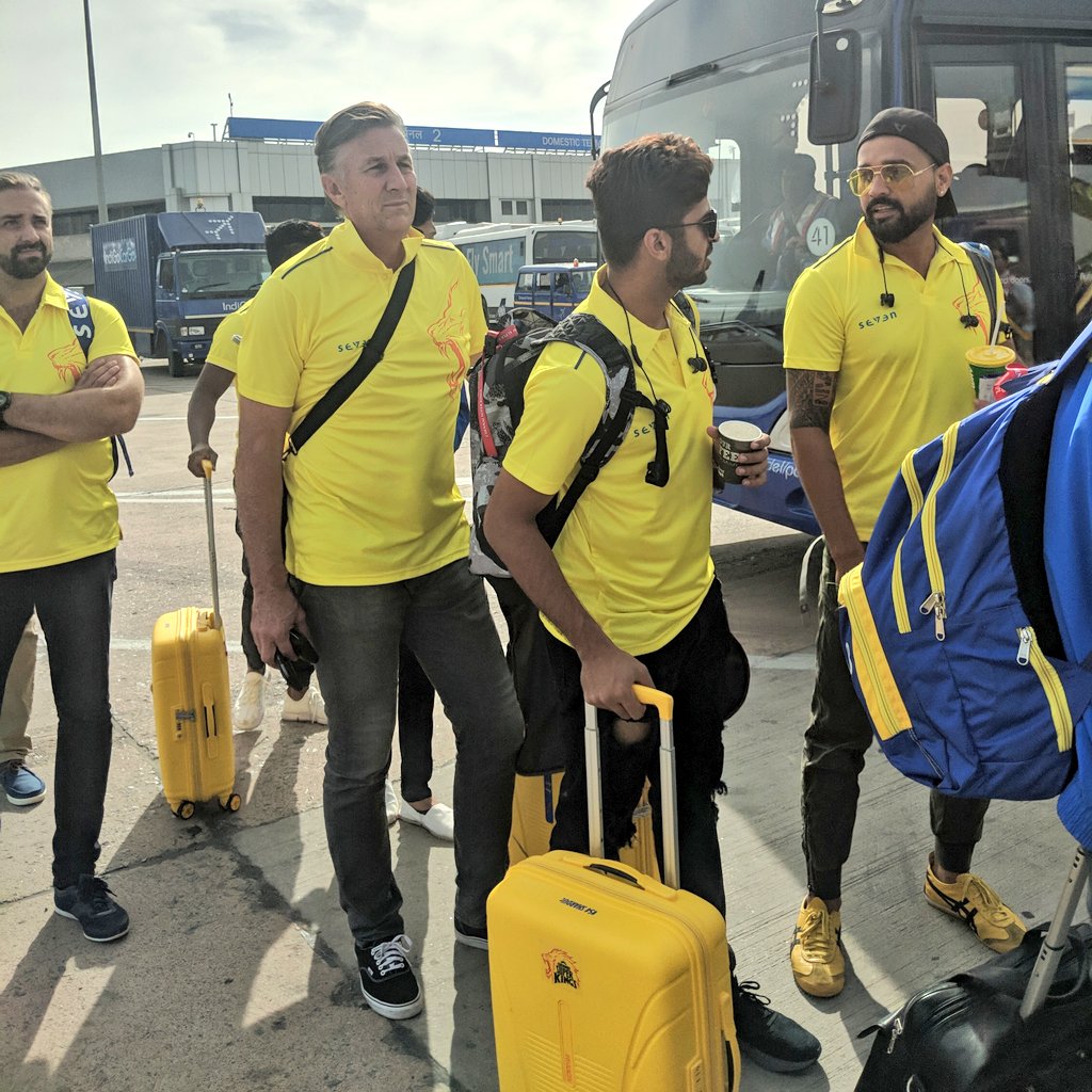 Chillin' before flyin'! #WhistlePodu #Yellove 🦁💛