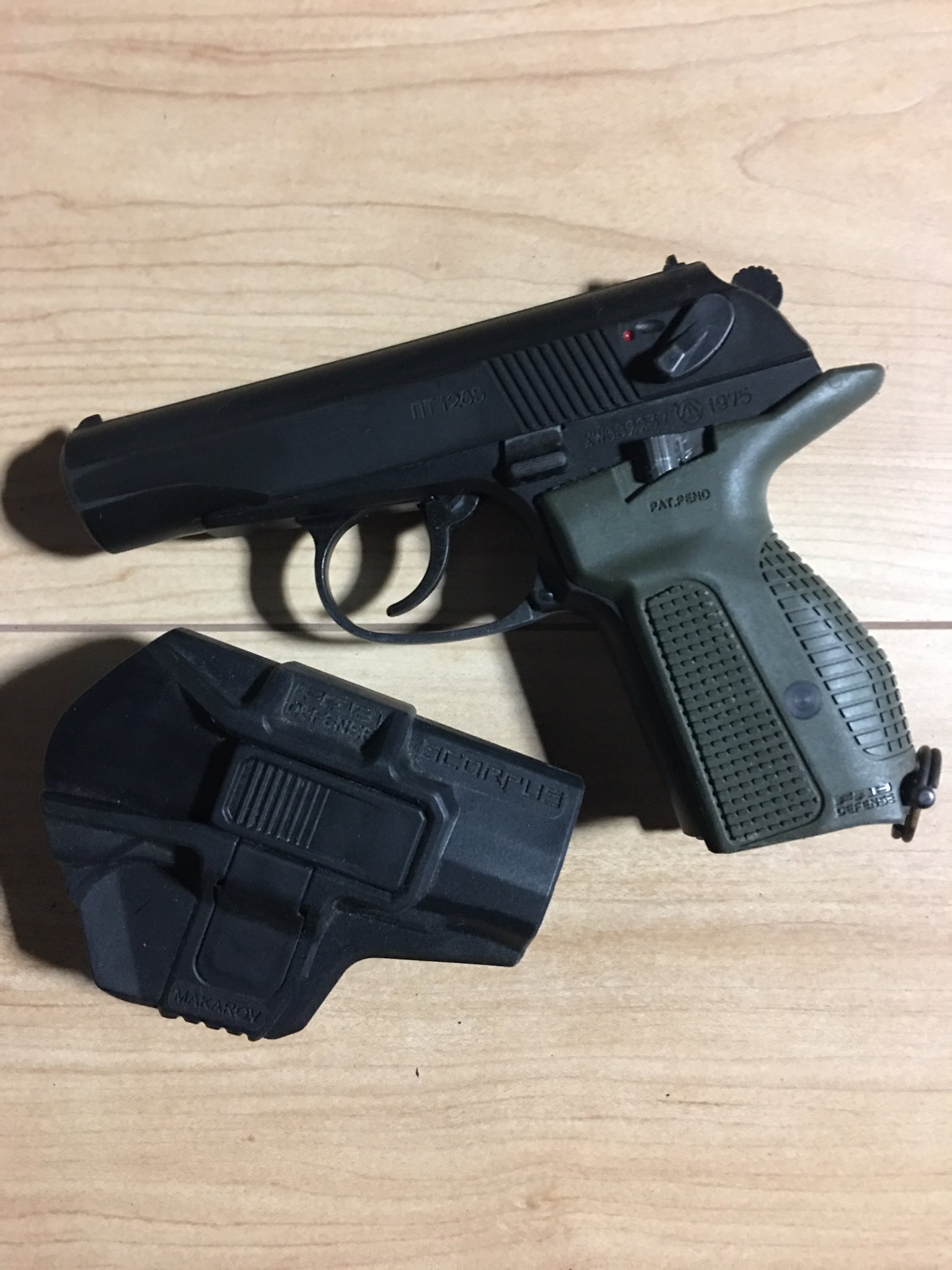 実物マカロフPM拳銃グリップ FAB DEFENSE ハンドガングリップ PM-G マカロフPM MAKAROV 右利き