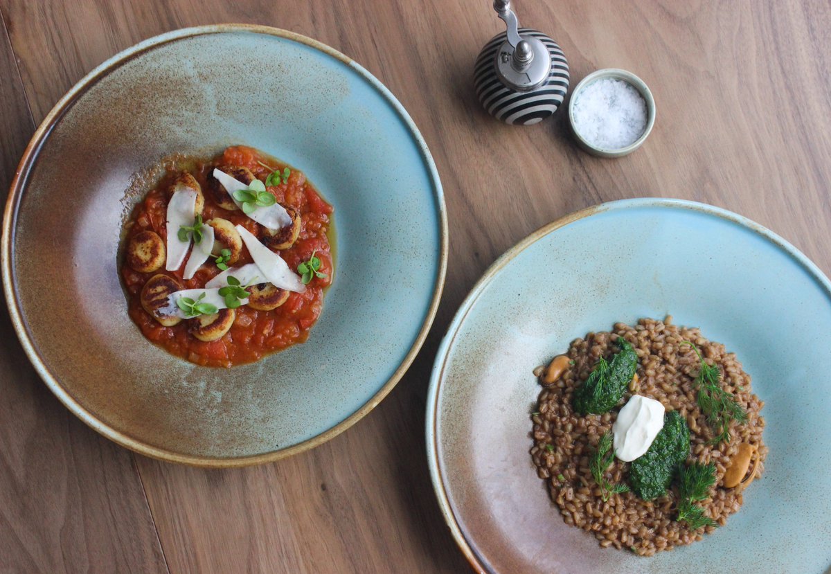 banksidehotel's tweet photo. Don's miss out on our weekly £10 #lunch offer at Art Yard Bankside.
This week's special: Shellfish spelt with wild garlic & crème fraîche OR
Gnocchi with fresh pomodoro & pecorino.
Book now: https://t.co/MAZtFavimy
#lunchoffer @twitmeal #weeklylunch https://t.co/kqZodxabeT