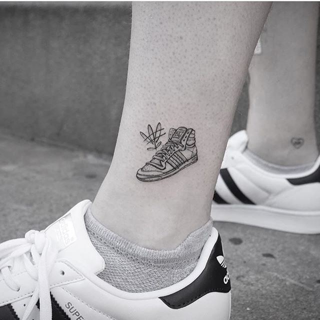 Tattoo on "Adidas forever !! --- #minitatuaje #tattoo #tatuajes #tatuajespequeños #bodyart #minitattoo #newtattoo #tattooartist # adidas https://t.co/ZaJdzy2KmI https://t.co/lIP5r2H9nm https://t.co/22AkSlYTyw" / Twitter