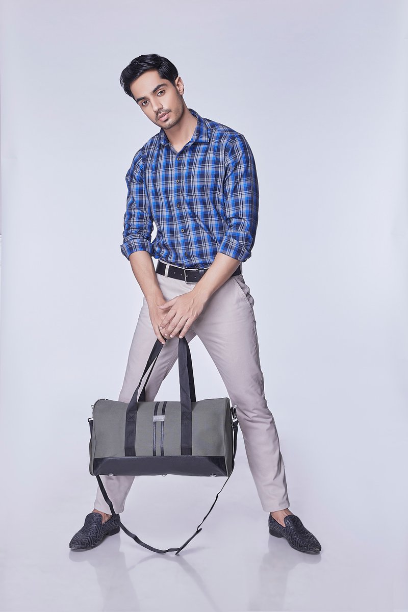 Looking to hit the gym post work?
EVOQ Old Sage- gym bag is the perfect carry on to pack your essentials and still look stylish at work.

Shop now at evoqstyle.com

#EVOQ #EvoqStyle #Bag #Menswear #handmade #Veganbag #Mumbai #delhi #hyderabad #chennai #bangalore #Pune