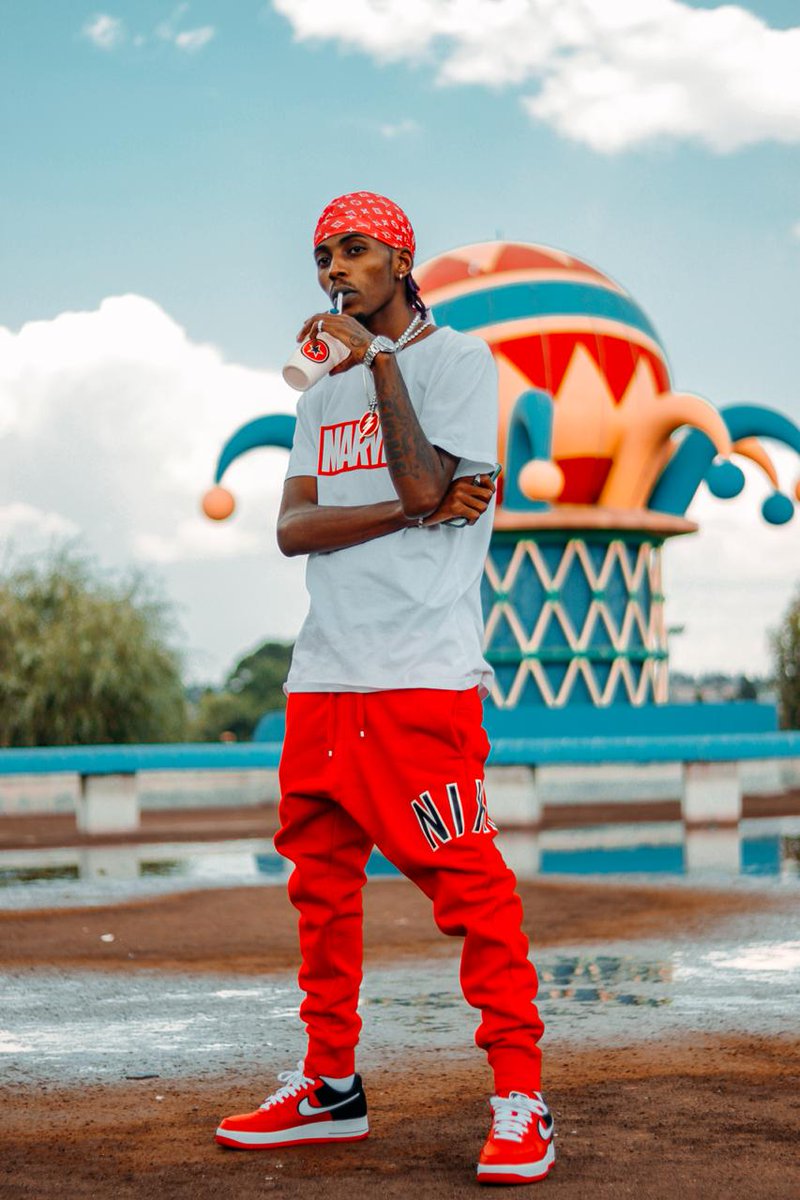 FlvmeSA's tweet image. Only The Candy Man Can 😂😂