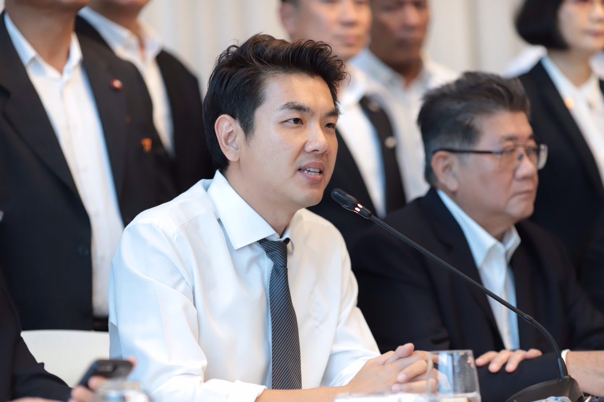Piyabutr Saengkanokkul tweet media