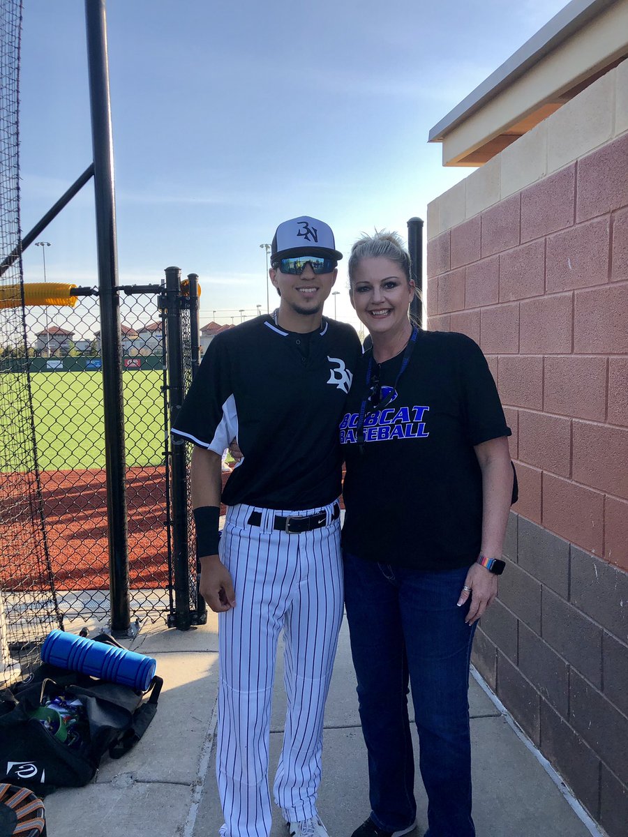 Proud to be invited to ⚾️ Teacher Appreciation Night by Dom Padilla! #BobcatNation <a href="/BnhsHardball/">Byron Baseball</a>