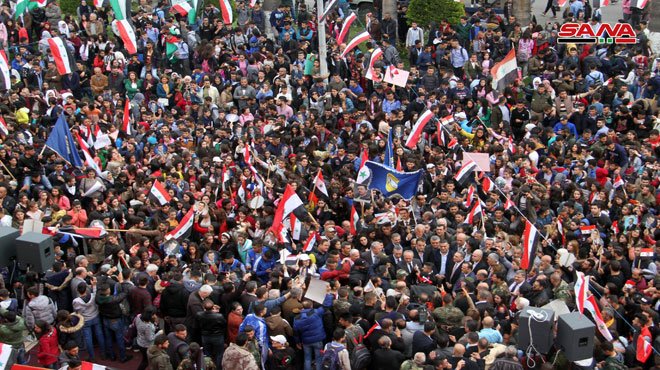 _sarinas's tweet photo. Syrian citizens protest against Trump's so called "declaration" on occupied #Syrian #Golan continue in Syrian provinces.
#GolanHeights https://t.co/KnJ7HGmlDY