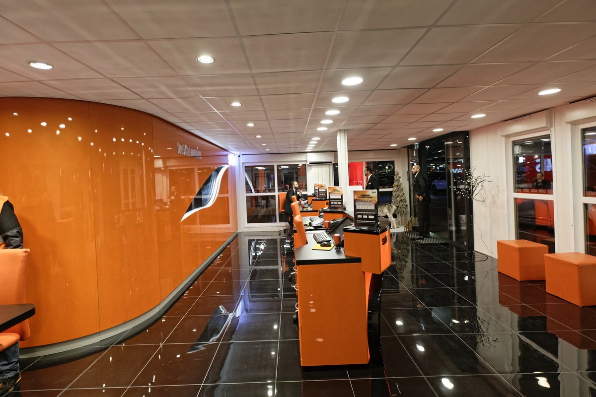 AlgecoSAS's tweet photo. [#ARCHITECTURE] "Tous les 4 ou 5 ans, il suffit de démonter, déplacer et remonter les structures. C’est rapide et #flexible."
Tous les avantages de la #ConstructionModulaire 🏗 qu'à découvert notre client @SixtFR 🚗 ⬇️
https://t.co/R1ZsyKpbAF https://t.co/T9ceDCYP9B
