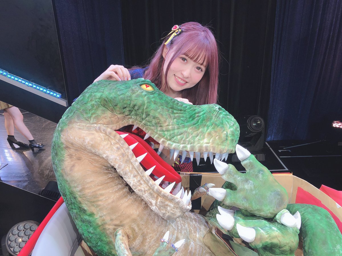 tomiyoshi_920's tweet photo. 少し時間が経ってしまいましたが…

最後のR24公演！久しぶりの恐竜や、ソロ企画ではアイアライブで一度歌わせていただいた“それでも好きだよ”を冨吉一位のドレスで😭🌹念願のトロッコにも乗れました😂ww

やりたい放題に付き合ってくれた2期生の皆とスタッフの皆さんに感謝です😭😭最高に楽しかった〜 https://t.co/YfQyVEndoE