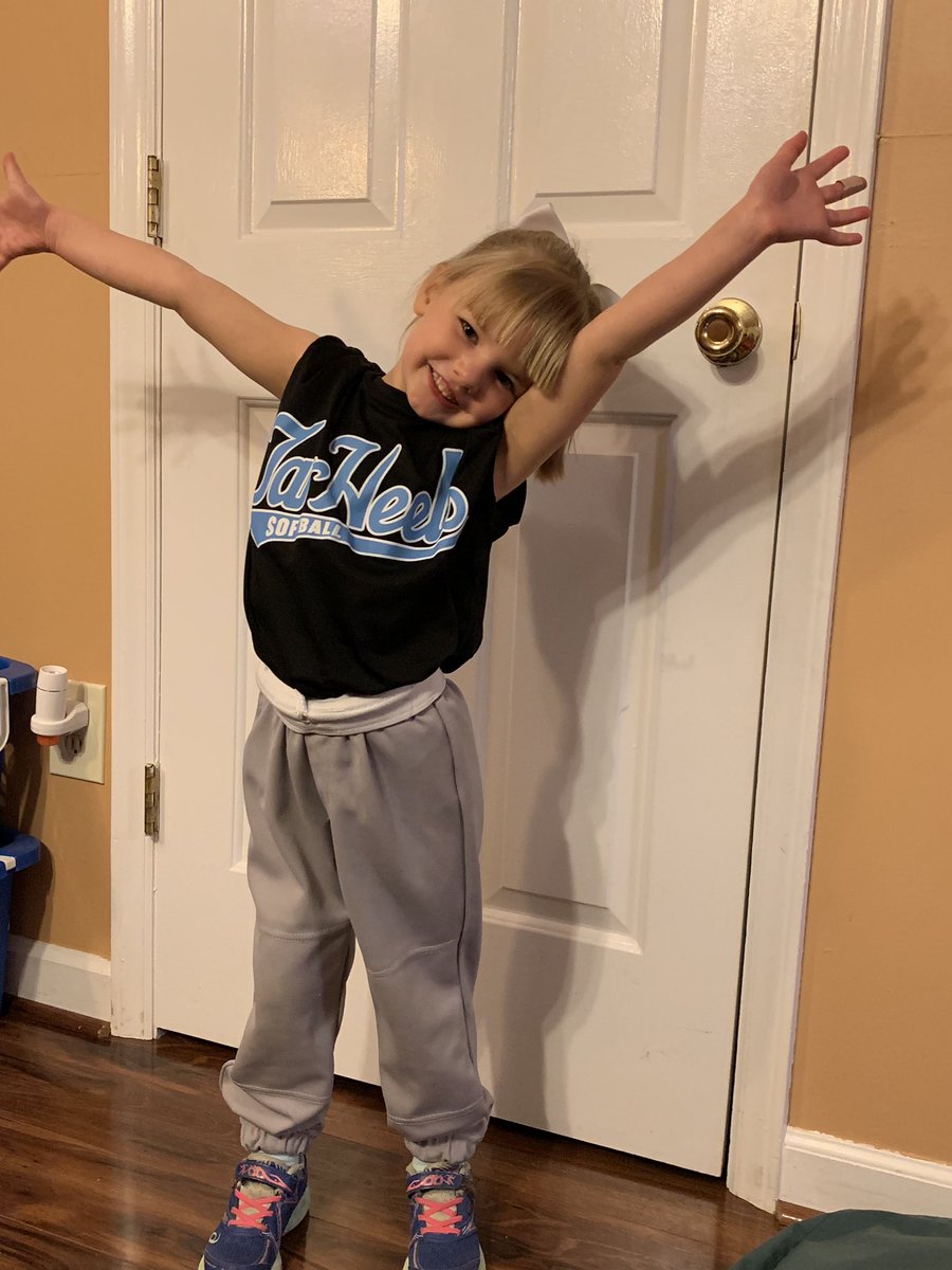 redchamp53's tweet photo. When it’s costume day at school and softball is life! 🥎 #tinytarheel #GetTo @UNCSoftball @mdray5 @taylor_puetz18 https://t.co/pTrKdmwSme