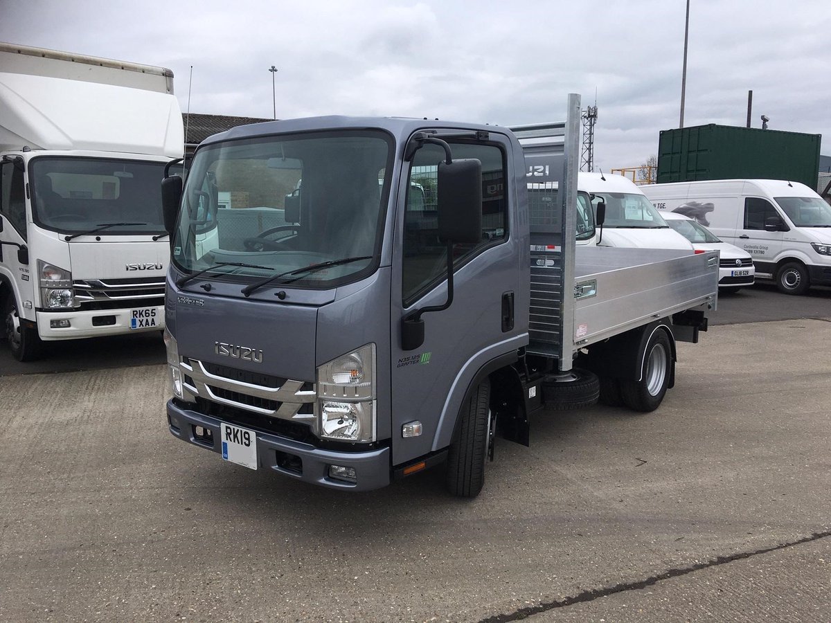 Congratulations to DJ Fuller on taking delivery of their new #Isuzu N35.125 Grafter Green in the amazing Flint Grey cab and The TGS Dropsida body!
If you are looking for truck built to last then contact us today on isuzu.sales@cordwallis.co.uk