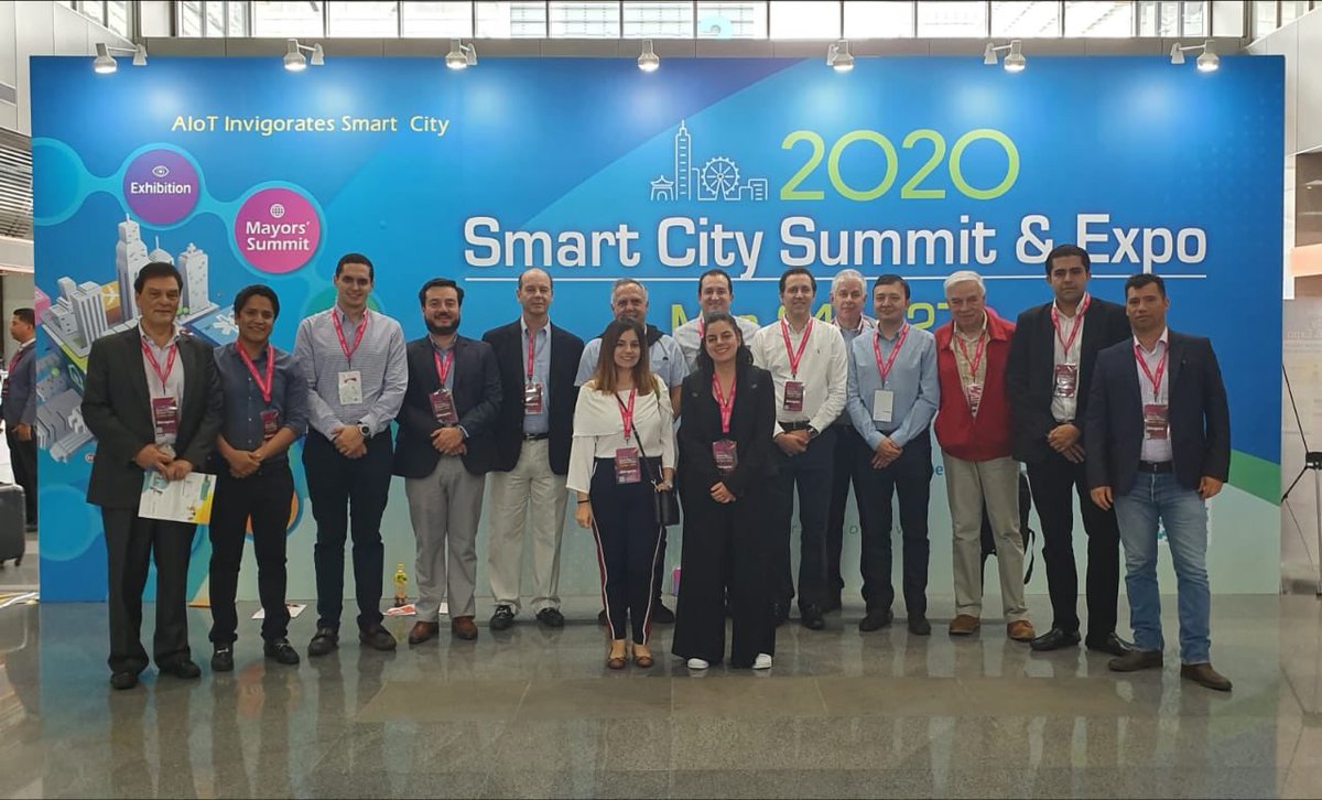 oscarduenas's tweet photo. Delegación de empresarios colombianos en el Smart City Summit &amp; Expo con el apoyo de @FedesoftCol y la oficina comercial de Taipéi. #2019SCSE #Taipei #4RI #AIoT #IA #Cloud https://t.co/hjkgfG00L0