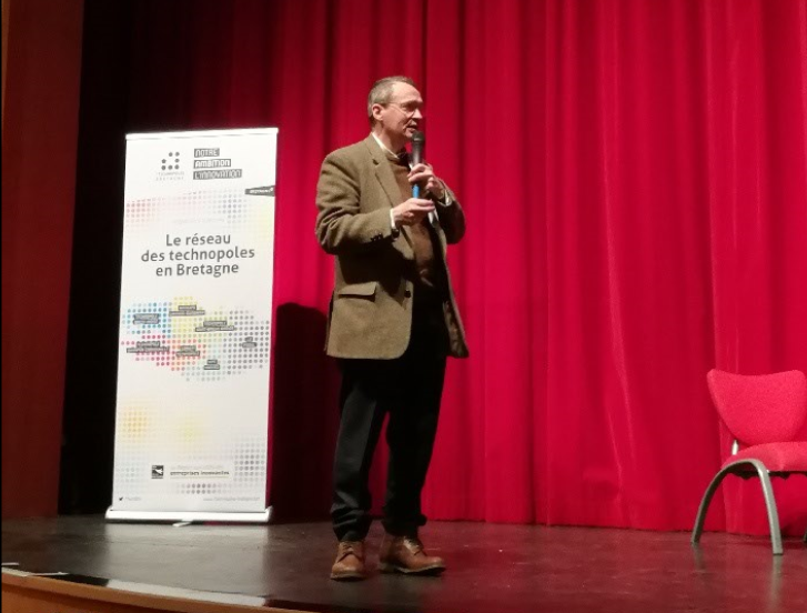 EDF_Bretagne's tweet photo. #GOInnovationBusiness Pitch de @BraudXavier : 10min pour présenter la dynamique #innovation d'EDF en #Bretagne et @EDFpulse ! Fier d’être présent aux côtés des partenaires @LaFTRSM @regionbretagne @PCommunaute @7TechBZH @mvanhaesbroucke #Poool #PulseCroissance https://t.co/HKoZ7sexeV