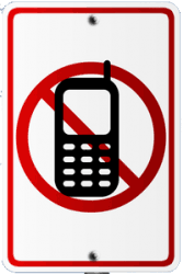 OlivierBitoun's tweet image. Dans la famille en expansion des #néologismes, l'universitaire @OlivierBadot, m'a appris, hier, lors de la conférence #procos sur le #commerce ce que signifiait le mot "Nomophobie", c'est la peur d'être privé de son #telephone #portable (NoMobilePhobie) !