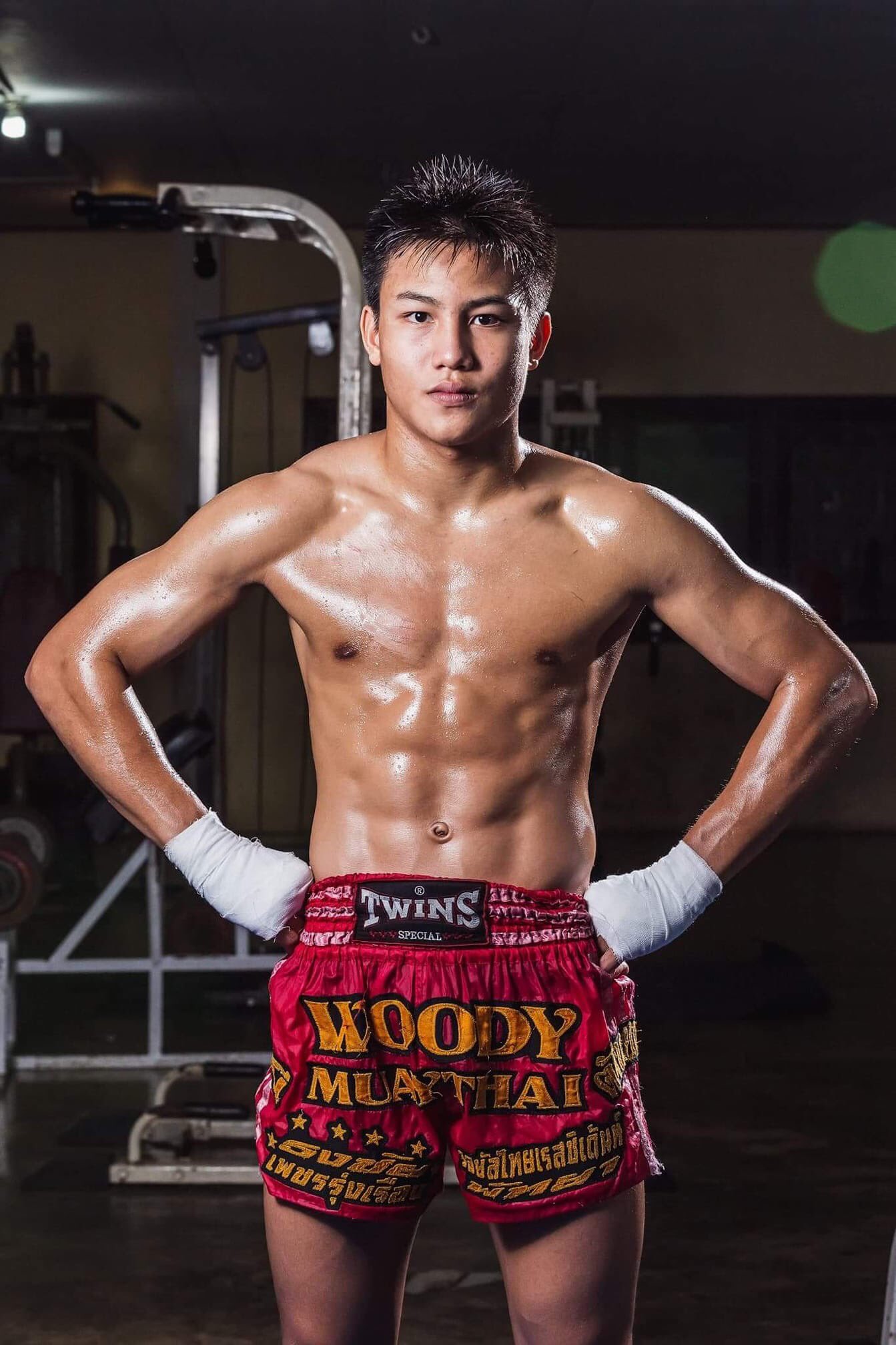 who is the best thai boxer of all time