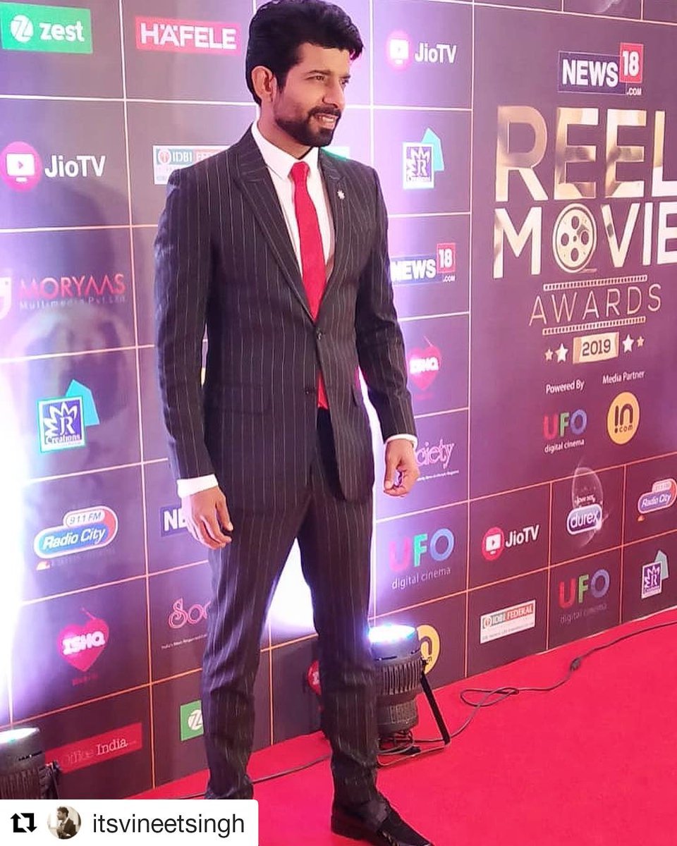 FcViineet's tweet photo. @ItsVineetSingh last night at #news18reelmovieawards in Mumbai

#ViinetKumar #actor #Bollywoodactor #Mukkabaaz #news18 #Bollywood #news18reelmovieawards #entertainment #entertainmentnews https://t.co/4NKm31BpGq