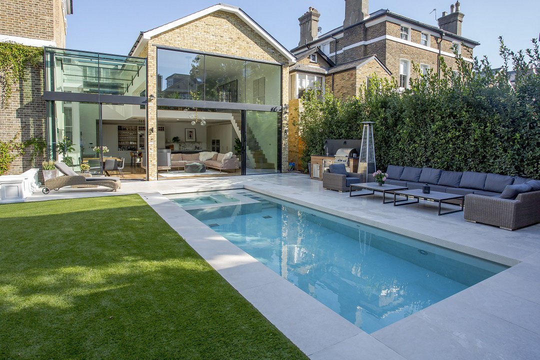 WimbledonNewsie's tweet photo. London Swimming Pool Company (LSPC), winner of the 2019 British Pool & Hot Tub Awards sponsors the Wimbledon RFC vs Sutton match on 30th March.
Full story via Wimbledon RFC:
https://t.co/UxjNrCdlU4
#Wimbledon #Rugby #Sponsor #SwimmingPoolDesigner https://t.co/lpsodeLQIS