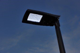 Mooi project rond openbare verlichting in <a href="/stad_Halle/">stad Halle</a>! We bouwen er alle straatlampen om naar ultrazuinige leds. Daarnaast loopt er in april ook een uniek onderzoek naar burgerparticipatie in deelgemeente Lembeek. #trotsepartner halle.be/nieuws-en-actu…