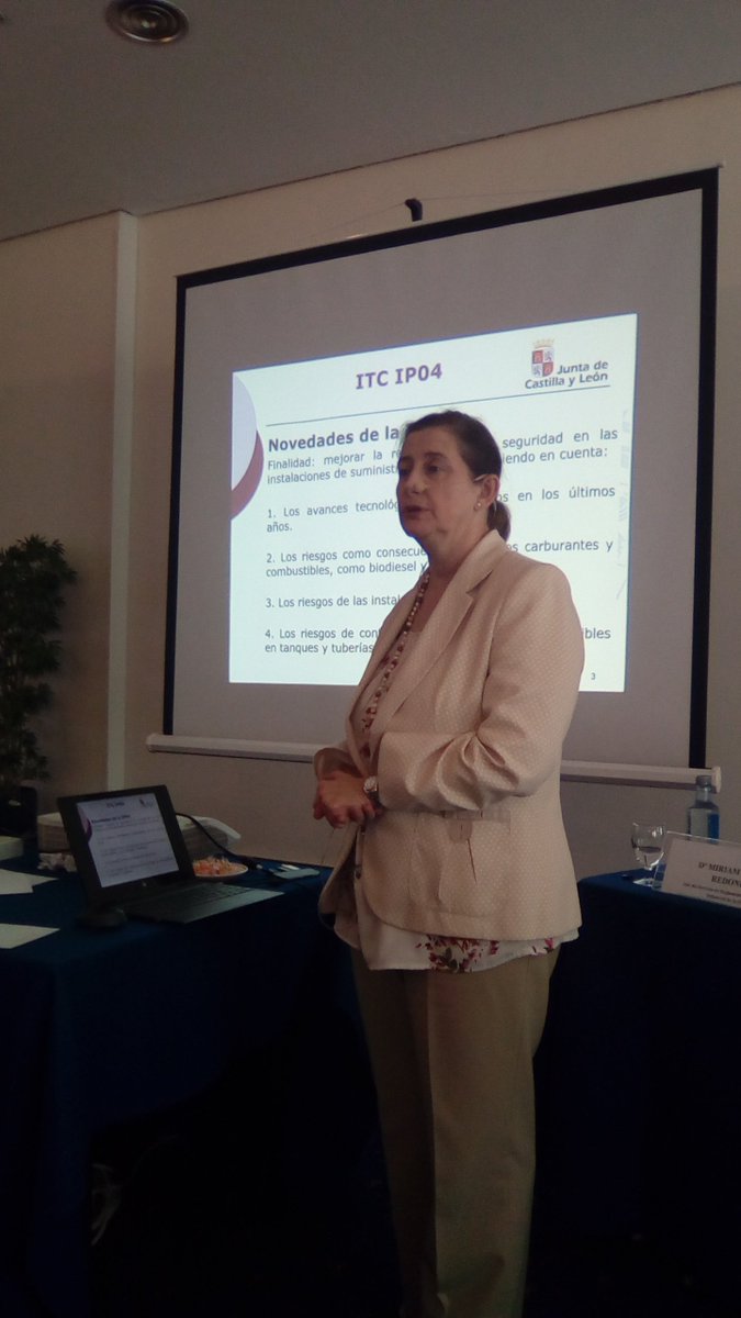 blanuza's tweet photo. Miriam Conde, jefa de Reglamentación y Seguridad industrial de @jcyl  explica las novedades de la #IP04 en la jornada de @fereclaes #Tecnología https://t.co/1OpEEu3hgK
