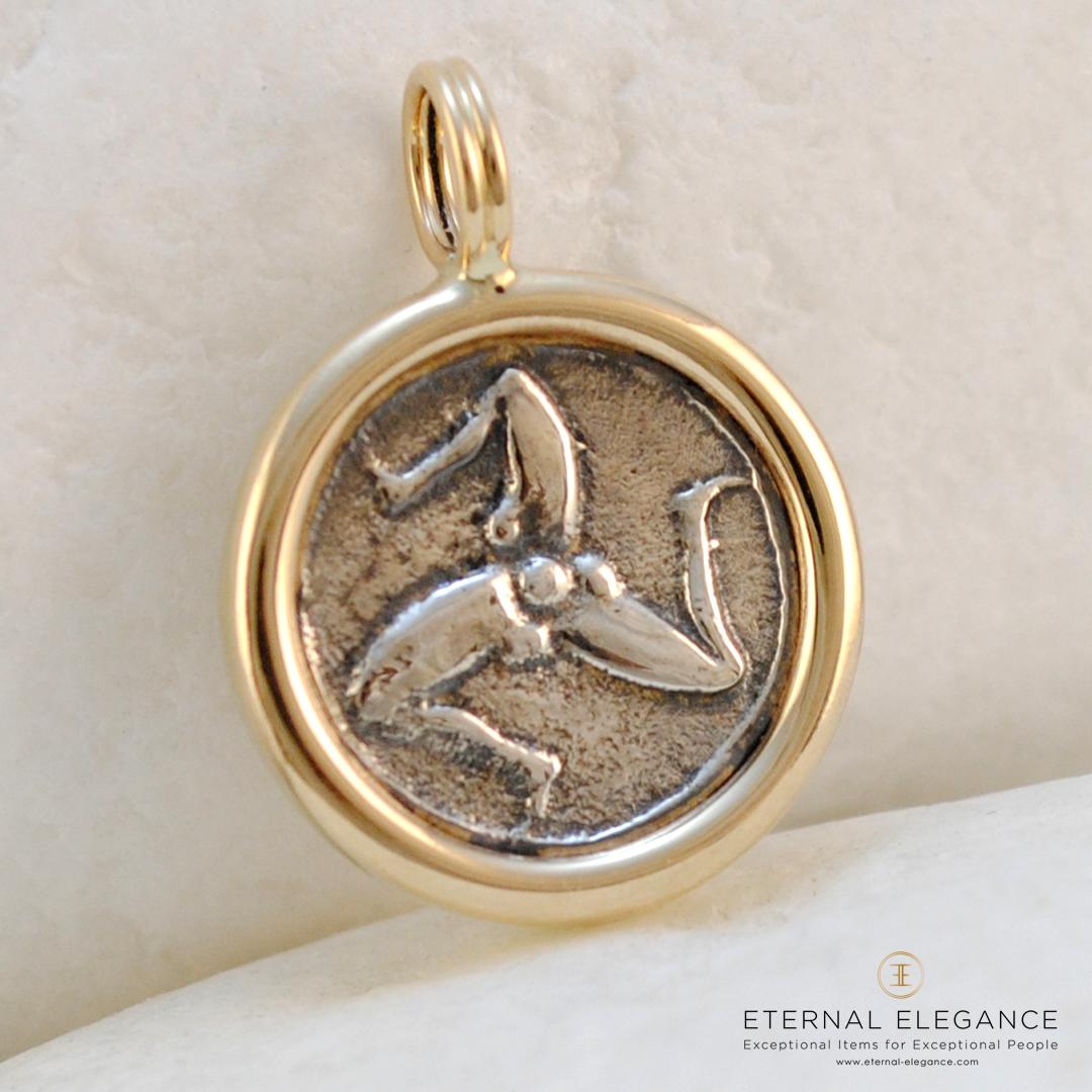 EternalElegance's tweet photo. Triskelion Coin #Pendant by A.LeONDARAKIS jewellery ➡️ https://t.co/utle1aQ4Aa #triskelion #trinacria #TreeCassynVannin #triskèle #triskeles #triskelejewelry #handmadefinejewelry #ancientgreekcoin #greekcoinagesicily #greekcoin #jewelry #jewellery #leondarakis #eternalelegance https://t.co/jUP7gmuU4j